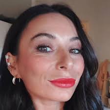 If Ms. Rachel, Dua Lipa, Jenna Ortega, Selena Gomez can risk their careers  speaking up about Palestine, and other injustices in this country there's  absolutely NO EXCUSE for Taylor Swift and other