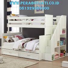 Desain dengan fasilitas tersebut menjadikan penggunanya seperti berada di tingkat kehidupan yang berbeda. Tempat Tidur Tingkat Ranjang Susun Minimalis Jati