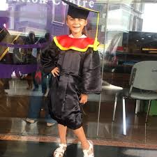 Di tahun sekarang menerima pembuatan baju toga anak sd,smp dan sma, serta iswa tk. Intip 11 Foto Wisuda Anak Anak Selebriti Nomer 4 Sampai Menguras Air Mata