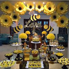 Pin By Simplifying Mom Life Organiz On Abelinha Bee Birthday Party Bumble Bee Birthday Bee Baby Shower