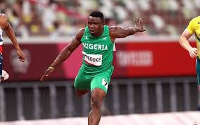 He controlled the race and win heat 2 of men's 100m. Fq0c Su Iqvyxm