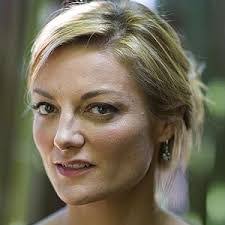 Lyn Lear's Instagram, Twitter & Facebook