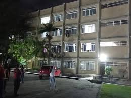 Prédio em SC afunda, fere moradores e local é evacuado às pressas
