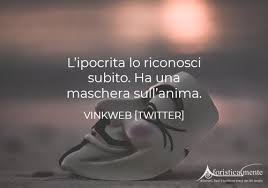 Gli uomini hanno ispirato molti celebri aforismi diventati famosi nel tempo. Frasi E Aforismi Sulla Falsita Le Persone False L Ipocrisia E La Finzione Aforisticamente