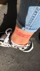 pin auf wie stecknadeln red tattoos red ink tattoos tattoos