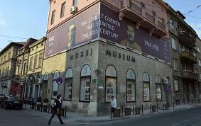 Pero un mes antes, el 28 de junio, fue asesinado el archiduque francisco fernando en sarajevo junto a su esposa en el famoso atentado (recomiendo la lectura del artículo el atentado de sarajevo contra francisco fernando: El Detonante Primera Guerra Mundial El Mundo
