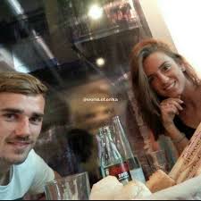 Erika choperena is a spanish child psychologist also famous as atletico madrid star antoine griezmann's wife. Erika Choperena France On Instagram Erika Et Antoine Dans Un Cafe En 2015 Erikachoperena Antoinegriezmann Eri Chope Antogriezmann