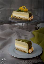 Crema al pistacchio, cioccolato al pistacchio, farina di pistacchio e tante altre delizie che mi riportano il buon umore. Biscotto Joconde Al Pistacchio Croustillant Al Cioccolato Bianco Panna Cotta Al Cioccolato Bianco Cremoso Al Frutto Della Dolci Gourmet Ricette Dolci Dolci