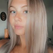 Kelsie Oswald's Instagram, Twitter & Facebook