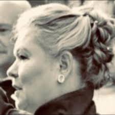 Should I load horse in rear stall for balance?