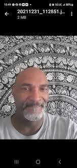 Robin Tharp's Instagram, Twitter & Facebook