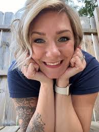 Kaitlyn Henry's Instagram, Twitter & Facebook