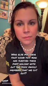 Navigating the Difficult Choice: Cutting Out Toxic Family Members