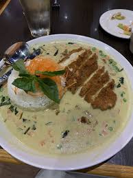 Crispy Chicken With Thai Coconut Green Sauce At Noodle Wave In Mckinney 12 2019 Food Green Sauce Crispy Chicken