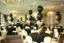 Elegant Black And Gold Balloon Arch Pearlized Balloons Look Nicer Than Matte Black And Gold Centerpieces White Wedding Decorations Black White Wedding Decorations