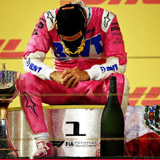 El mexicano checo pérez termina el año como el séptimo mejor piloto, por encima de los españoles sainz y alonso. Checo Perez Gana Historica Carrera En La F1 Y El Gran Premio De Sakhir
