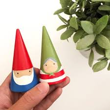 Gnome Holz Gnome Mini Gnome Gartenzwerg Fee Gartenzwerg Zwerg Figur Zwerge Spielzeug Zwerg Gnomes Fairy Garden Etsy Fairy Garden Gifts Peg Dolls