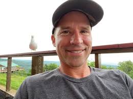 Brett Furber's Instagram, Twitter & Facebook