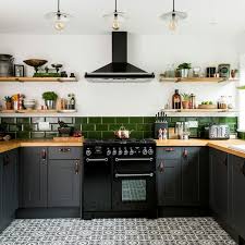 Como en la de la imagen, en la que se ha empleado la península como zona de lavado. 1001 Ideas De Decoracion De Cocinas Pequenas Con Isla