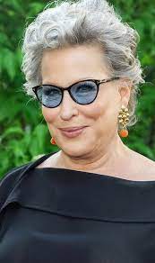 Bette Midler 70 Beautiful Gray Hair Aging Gracefully Short Hair Styles