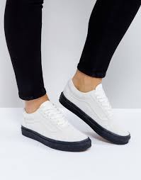 Black And Gum Vans Get This Vans S Basic Sneakers Now Click For More Details Worldwide Shipping Vans Off White Suede O Zapatillas Hombre Moda Zapatos Zapato Deportivo De Mujer