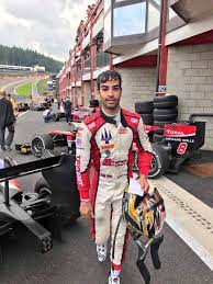 Cara cara nak jadi seorang pelumba profesional lagu ni. 5 Pemandu Kereta Litar Lumba Malaysia Paling Kacak Gempak