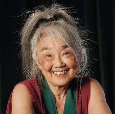 Linda Edson's Instagram, Twitter & Facebook