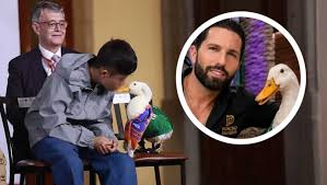Dueña del Pato Merlín reacciona a polémica propuesta de Poncho de Nigris: ¿Lo venderá?