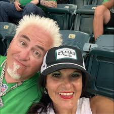 Welcome to San Francisco Justin Verlander and Kate Upton!! 🧡🖤 Maybe the  best part of this signing is we get to see Kate Upton at Oracle Park all  season.. 😍😆