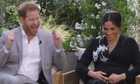 Stasera, alle 21:30, la redazione di vanity fair, insieme a tanti ospiti (da michela giraud a ester viola e sapore di male), vi aspetta per commentare in diretta l'intervista di harry e meghan con. Mnh0n4tgyc8som