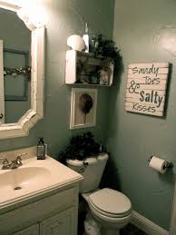 Incorporate the theme into a bath mat, shower curtain, wall decor, and more. Ideas To Decorate Small Bathrooms By Putra Sulung Medium