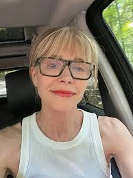 Amour in every season. Cold-day polish ➝ summer-day ease. Same bright pink,  same feeling. Polished Look: Pink Liquid Matte Sugar & Spice liner Amour  Lipstick Mint Beige gloss in center Casual Look: