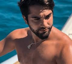 Kendji Girac très inquiet : il évoque comme rarement ses finances et la  situation de sa fille Eva Alba !