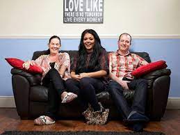 In fact, they had to persuade the majority of their families to be on the show. The Original Gogglebox Cast And Where They Are Now North Wales Live