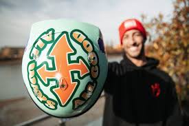 Bitten by the bug, he began karting aged nine and moved into formula ford at 15. Daniel Ricciardo Mclaren Das Ist Sein Helm 2021 Formel 1 Speedweek Com