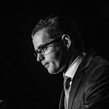 The last photo of Dame Maggie Smith, taken at a London restaurant one week  before she died at age 89.