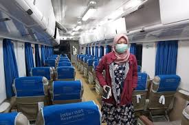 Joglosemarkert solo semarang 06:00 (memutar purwokerto, tegal, pekalongan, semarang) tiket. Ka Tegal Ekspres Ke Jakarta Dibuka Penumpang Wajib Pakai Lengan Panjang