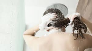 Hola chicas, continuando con los cuidados de los diferentes tipos de pelo, hoy le toca al pelo graso. Como Cuidar El Cabello Con Estos Consejos