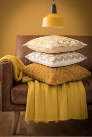 Tendencia Decorativa Portobello Ideas De Decoracion Y Compras Maisons Du Monde Canape En Cuir Marron Tendance Deco 2017 Decorations Jaunes