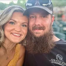 Sara Karlson's Instagram, Twitter & Facebook