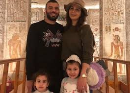 احتفلت يارا نعوم زوجة عماد متعب، بعيد ميلاد ابنتهما سيلين الثالث، ونشرت أغنية الفنانة نانسى عجرم اللى مخلفش بنات مركبة على بعض الصور الخاصة بها، عبر حسابها الرسمى بموقع تبادل الصور إنستجرام. Ø§ÙØªØ¹ÙÙÙ Ø§ÙØ£ÙÙ ÙÙ Ø¹ÙØ§Ø¯ ÙØªØ¹Ø¨ Ø¹ÙÙ Ø§ØªÙØ§ÙØ§ØªÙ ÙØ²ÙØ¬ØªÙ Ø¨Ø§ÙØ¹ÙØµØ±ÙØ© ÙØ§ÙØªÙÙØ± Ø®Ø¨Ø± ÙÙ Ø§ÙÙÙ