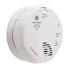 The precise way the simple little battery is supposed to go in the smoke detector which if not done right will cause big head aches. Brk First Alert Hardwired Wireless Interconnect Smoke Alarm W Battery Backup And Voice 12 Case Hd Supply
