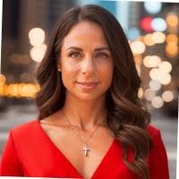 Joanna Uhl's Instagram, Twitter & Facebook