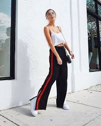 Calça Moletom Com Listra Do Lado Inspiracao Looks Esportivos Blog Da Juliana Parisi Em 2020 Ideias Fashion Roupas Da Moda Feminina Estilo De Moda Casual