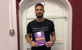 Olivier giroud was born on september 30, 1986 in chambéry, savoie, france. Olivier Giroud Europa League Sieger Setzt Sich Fur Verfolgte Christen Ein