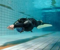 Freediver adam drzazga explains how he can hold his breath for more than six minutes at a time. Freediving Gold Coast Courses Training Club Equipment Comps