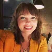 Leslie Holloman's Instagram, Twitter & Facebook