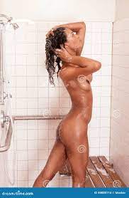 Desnudas en las duchas