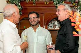 Con mis madres en el día de las madres ♥️♥️♥️ @raysajiminian  @mayra.jiminian @luisamoralesjiminian En el Día de las Madres, celebramos  con profundo agradecimiento y amor a esas mujeres extraordinarias que nos  han