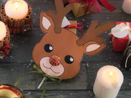 In dieser tischdeko ist platz für ein ferrero rocher, raffaello oder ferrero küsschen. Wie Du In 5 Minuten Ein Mitbringsel Zu Weihnachten Bastelst Basteln Weihnachten Kleine Geschenke Basteln Weihnachten Nikolaus Basteln Papier